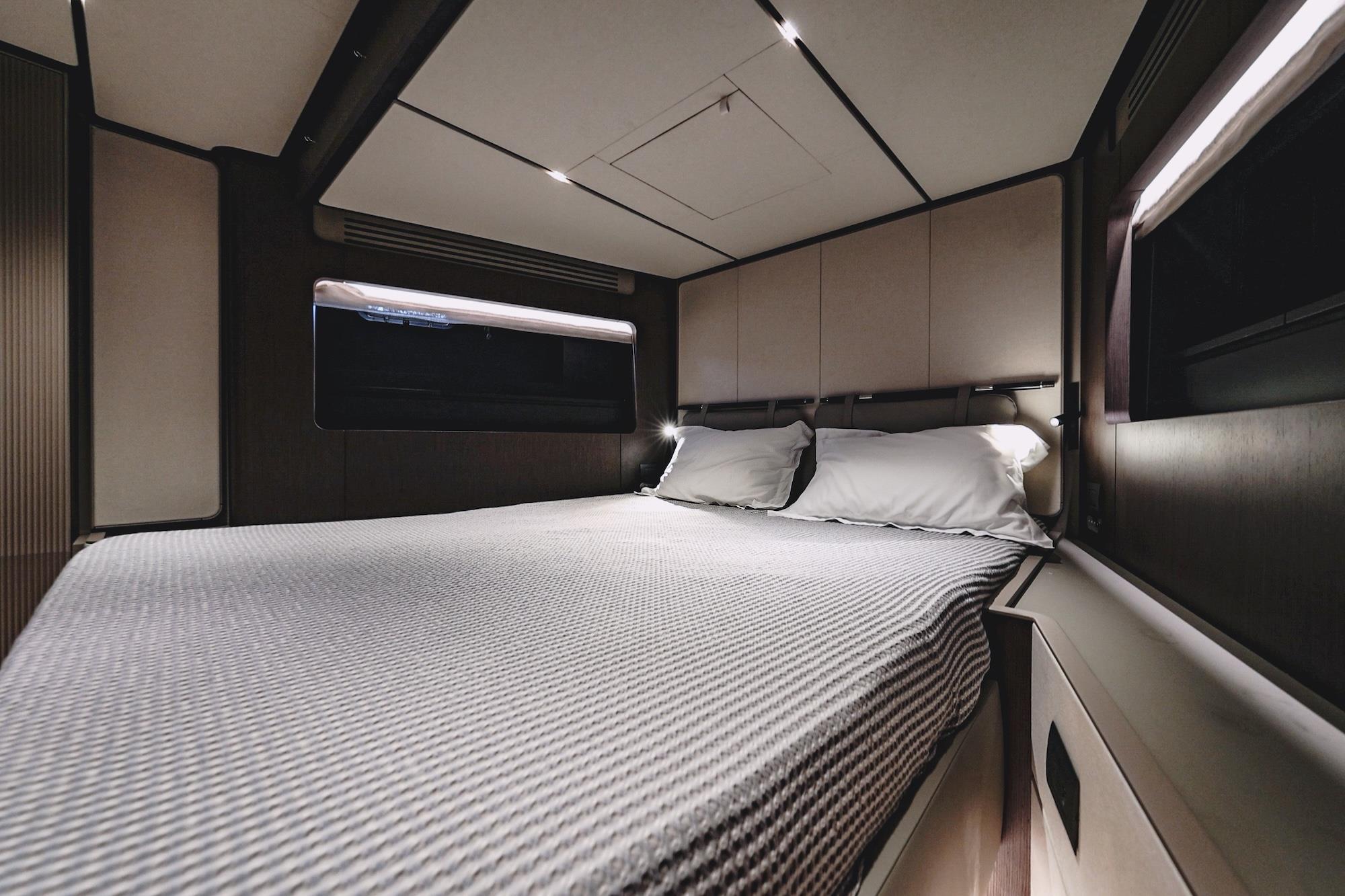 2025 FERRETTI YACHTS INFYNITO 80 